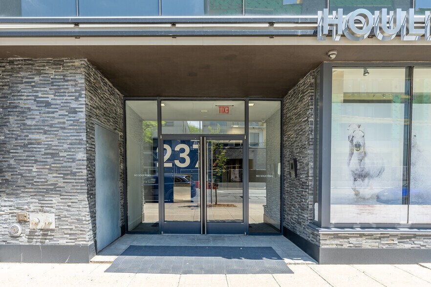 More Photos Of 235-237 Mamaroneck Ave, White Plains Office For Lease