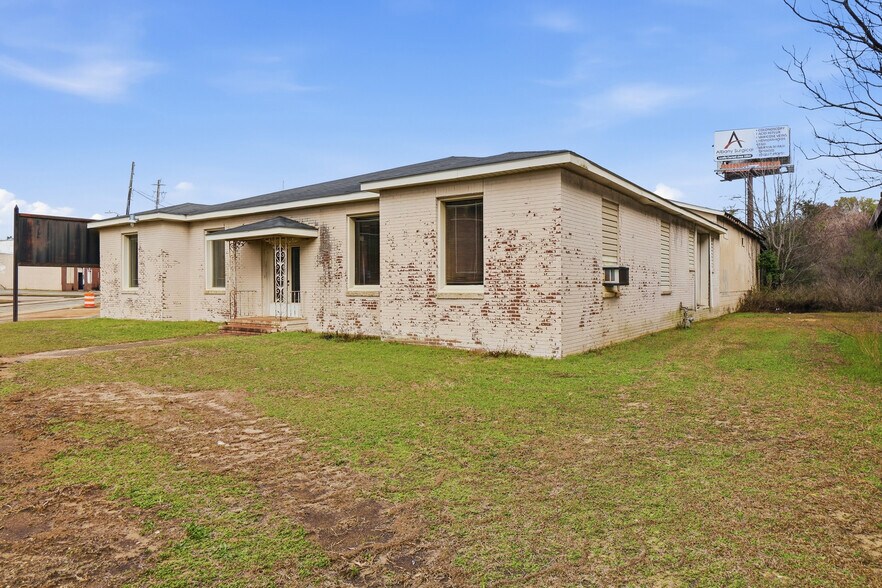 More Photos Of 401 Hodges Ave, Albany Industrial For Sale