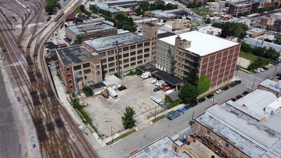 More Photos Of 401-435 N Western Ave, Chicago Industrial For Sale