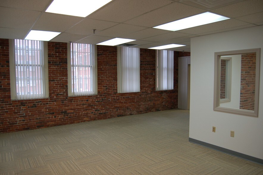 More Photos Of 53-63 Wingate St, Haverhill Office For Lease