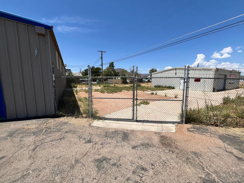More Photos Of 2365 Northern Ave, Kingman Unknown For Lease