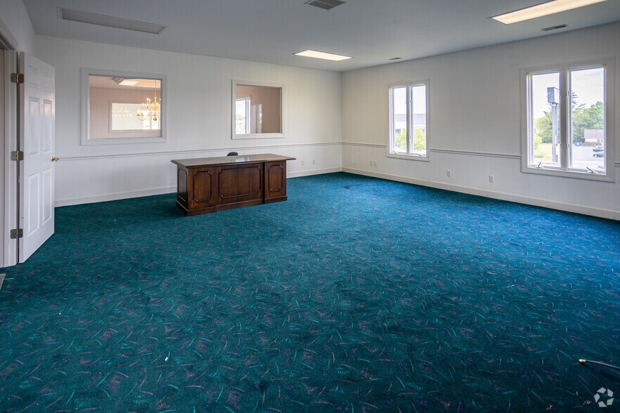 More Photos Of 236 Miller Ave, Crossville Medical For Sale