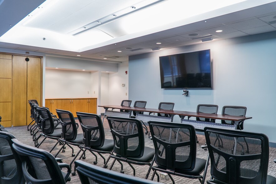 Primary Photo Of 435 Devon Park Dr, Wayne Office For Lease