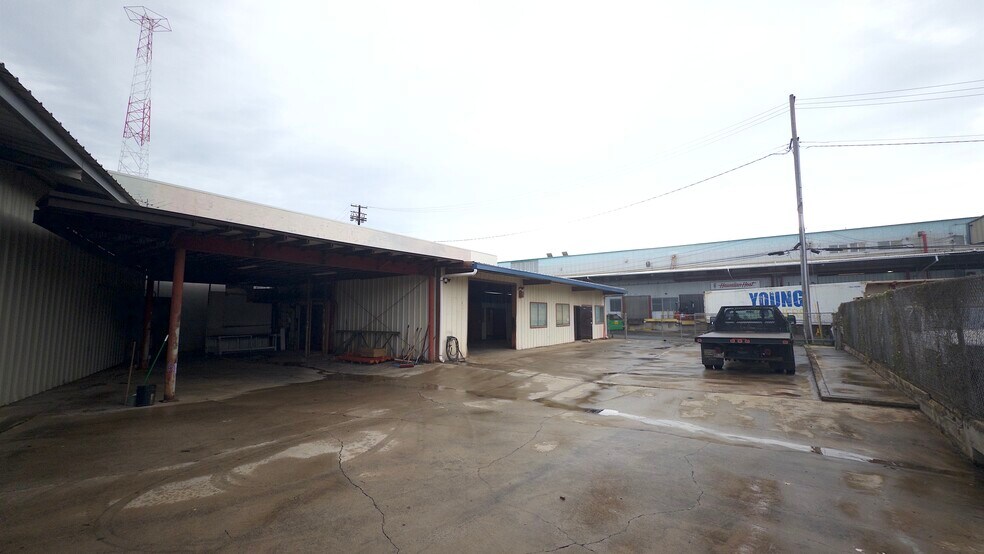 More Photos Of 500 Alakawa St, Honolulu Warehouse For Lease