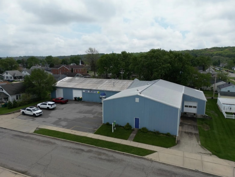More Photos Of 2017 W 6th St, Mishawaka Warehouse For Lease