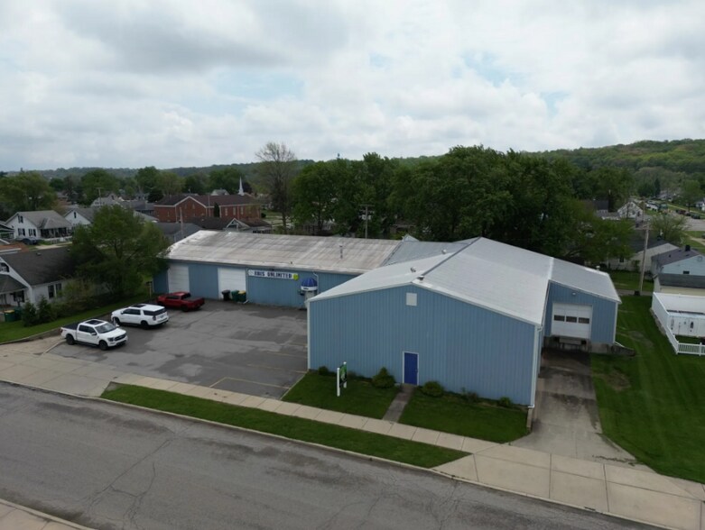 More Photos Of 2017 W 6th St, Mishawaka Warehouse For Lease