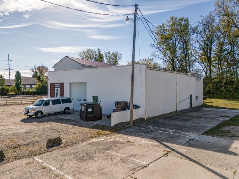 More Photos Of 322 Illinois Ave, Maumee Warehouse For Sale