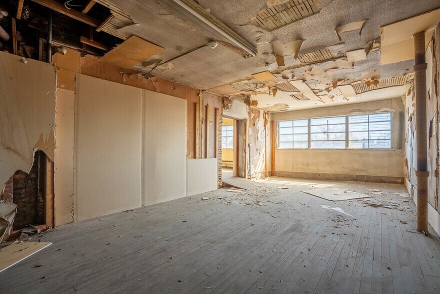 More Photos Of 14-18 N 52nd St, Philadelphia Storefront Retail Office For Sale