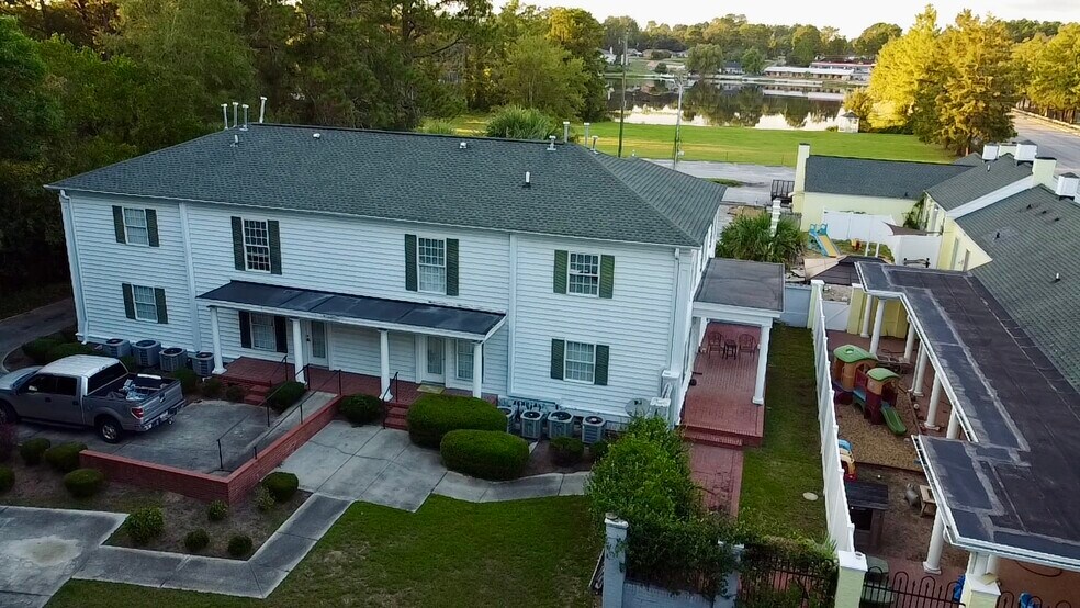 More Photos Of 913 Prestwood Dr, Hartsville Multifamily For Sale