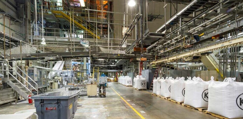 More Photos Of 5177 Spring Grove Ave, Cincinnati Manufacturing For Lease