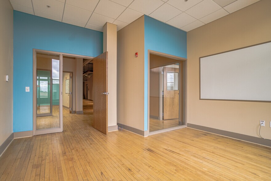 More Photos Of 686 Main St, Buffalo Loft Creative Space For Lease