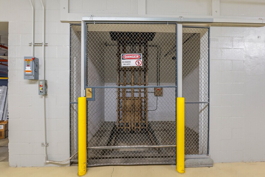 More Photos Of 424 E Oshkosh St, Ripon Manufacturing For Sale