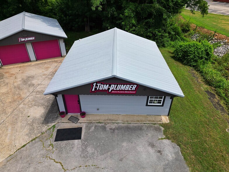 More Photos Of 1916 Jordan Ln NW, Huntsville Freestanding For Sale