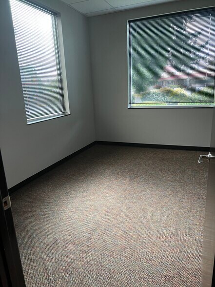 More Photos Of 3204 Smokey Point Dr, Arlington Office For Lease