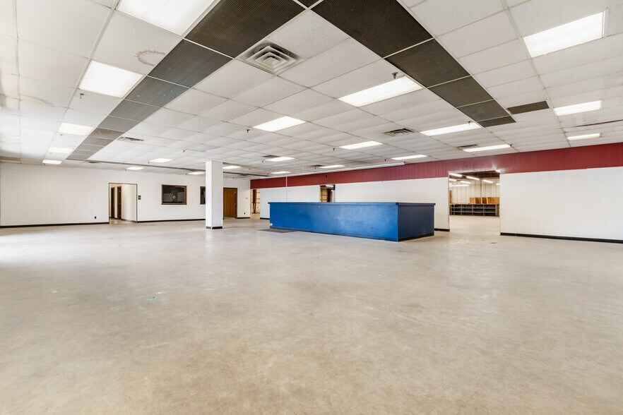 More Photos Of 43 Beaumont St, Zanesville Warehouse For Lease