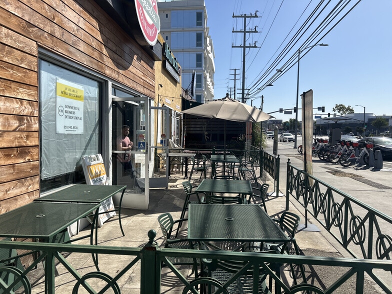 More Photos Of 10817-10829 Venice Blvd, Los Angeles General Retail For Lease