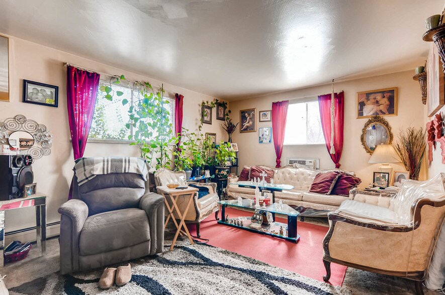 More Photos Of 1695 Clinton St, Aurora Apartments For Sale