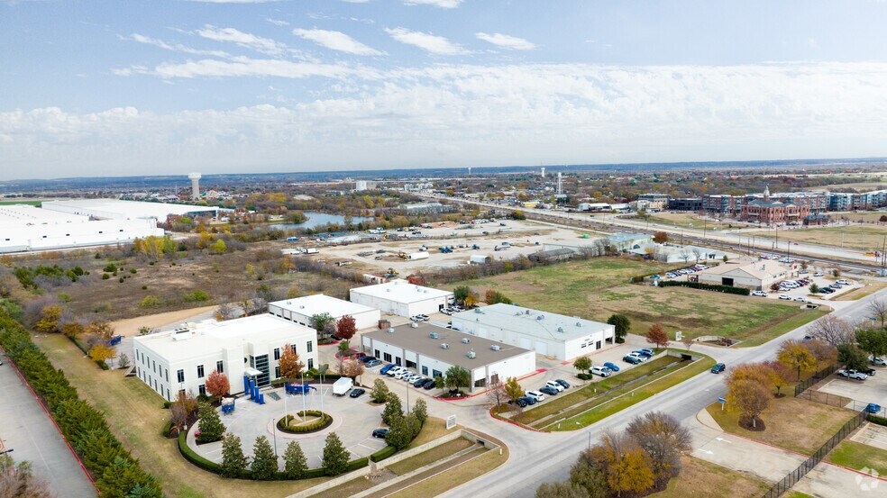 More Photos Of 604 Henrietta Creek Rd, Roanoke Showroom For Lease