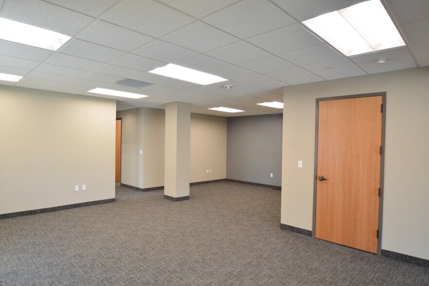 More Photos Of 57 Canal St, Lockport Office For Lease