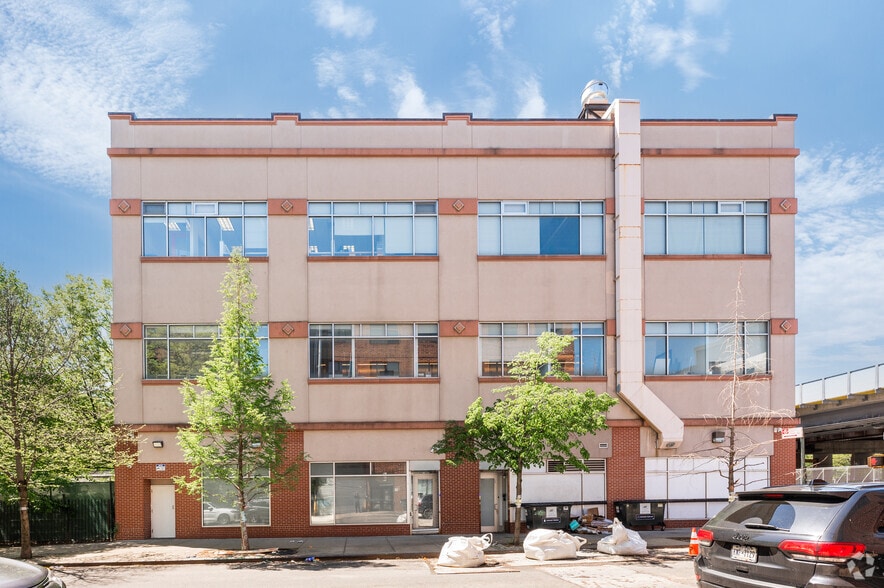 More Photos Of 1725-1735 Park Ave, New York Office For Sale