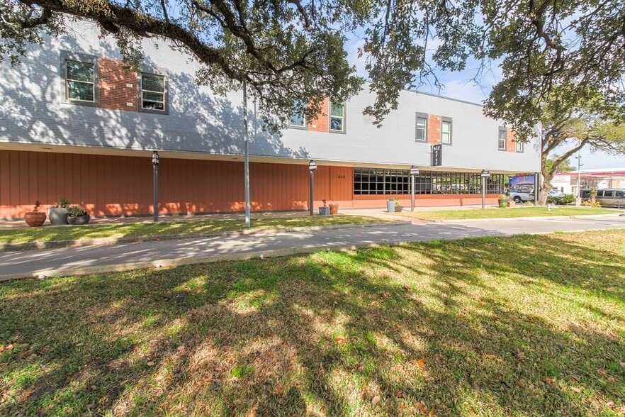 Primary Photo Of 612 W Texas Ave, Baytown Apartments For Sale