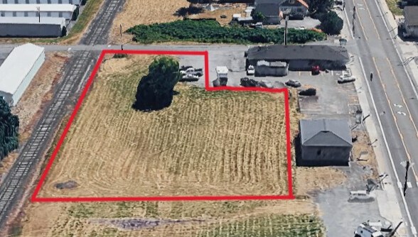 More Photos Of 180 SE 10th St, Dundee Land For Sale