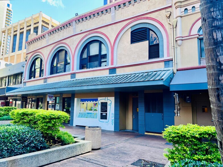 More Photos Of 1102 Bishop St, Honolulu Storefront For Lease