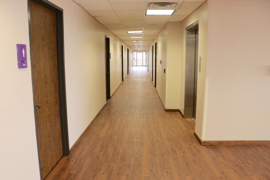 More Photos Of 2045 Space Park Dr, Houston Medical For Lease