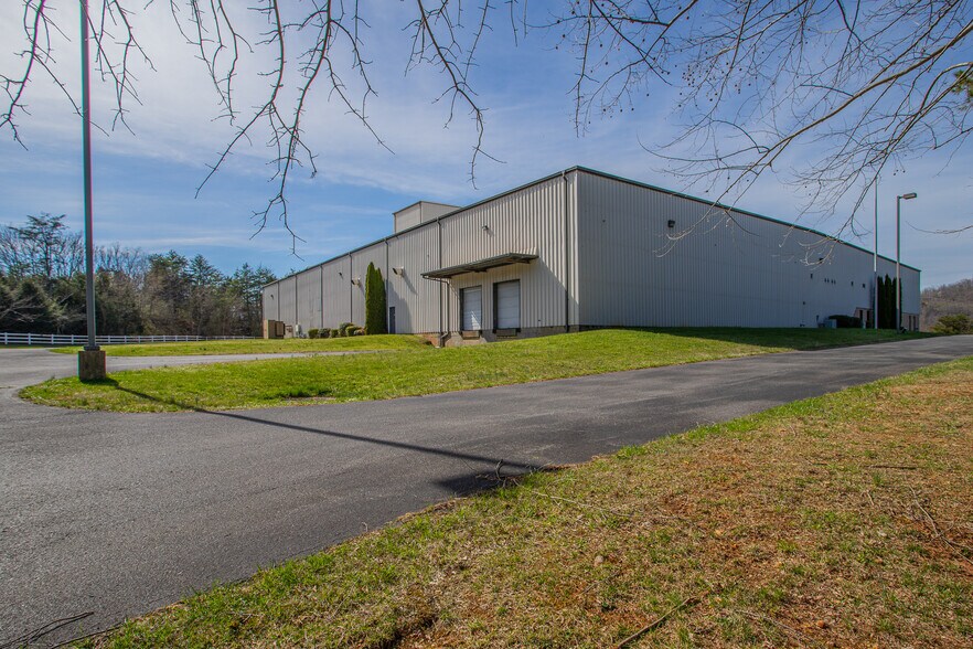 More Photos Of 80 American Wy, Natural Bridge Station Industrial For Lease