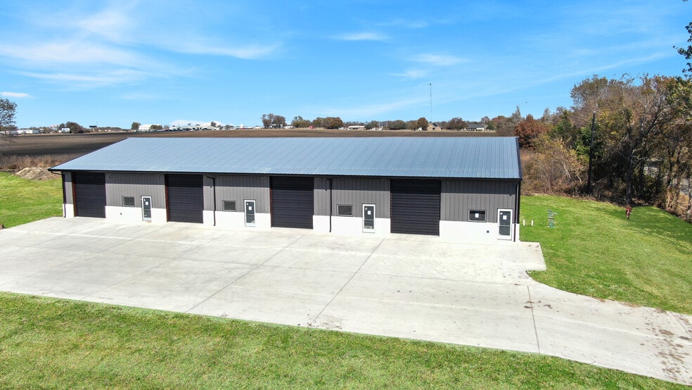 Primary Photo Of 14596 US Highway 75, Van Alstyne Flex For Lease