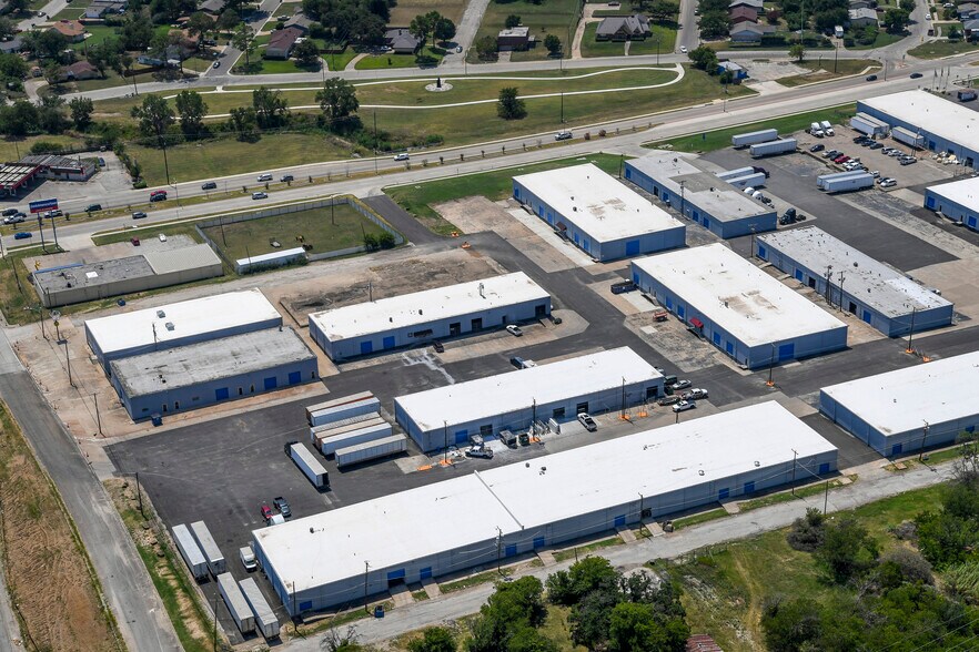 More Photos Of 5721 E Rosedale St, Fort Worth Unknown For Lease