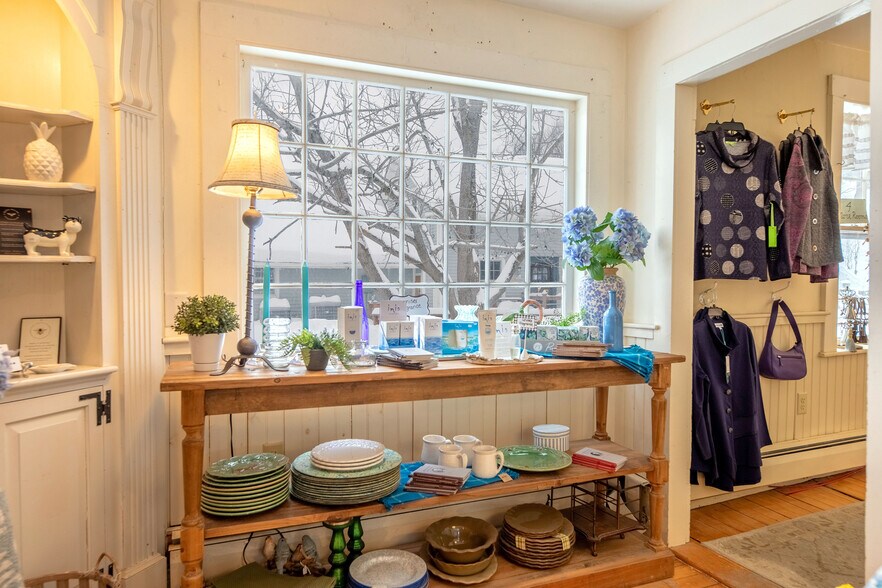 More Photos Of 16 West Main St, Wilmington General Retail For Sale