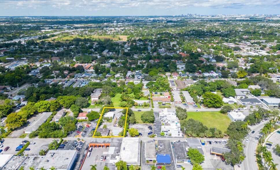 More Photos Of 2704-2710 Polk St, Hollywood Apartments For Sale