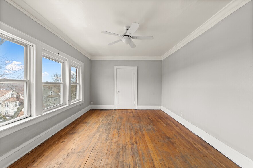 More Photos Of 1690 Eddington Rd, Cleveland Heights Apartments For Sale