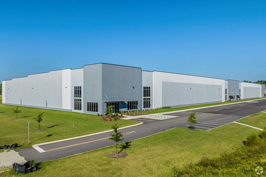 More Photos Of State Route 186 @ Interstate 85, Tuskegee Distribution For Lease