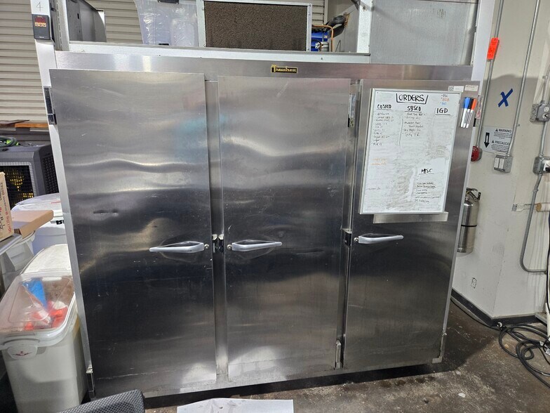 More Photos Of 60 E Wakea Ave, Kahului Warehouse For Lease