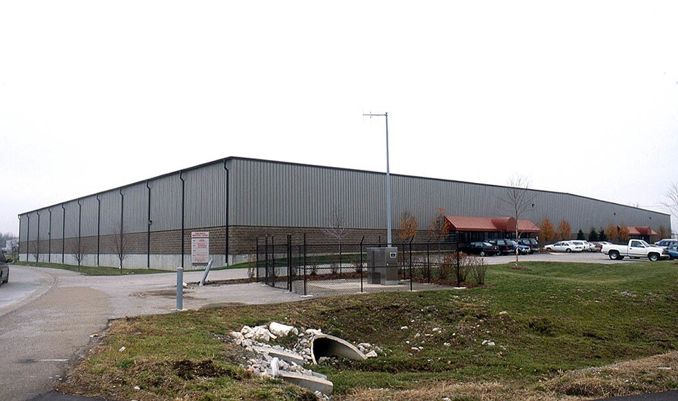 More Photos Of 4617-4641 Crossroads Industrial Dr, Bridgeton Warehouse For Lease