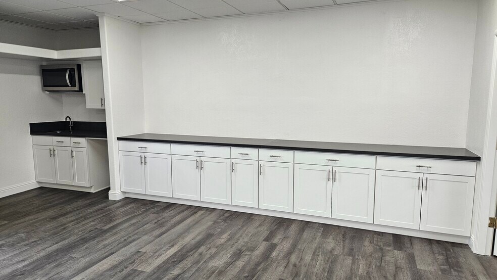 More Photos Of 1518 Coffee Rd, Modesto Medical For Lease