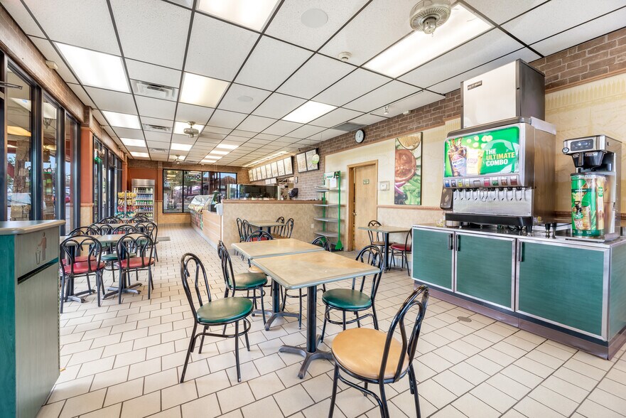 More Photos Of 140 Country Center Dr, Pagosa Springs Storefront For Sale