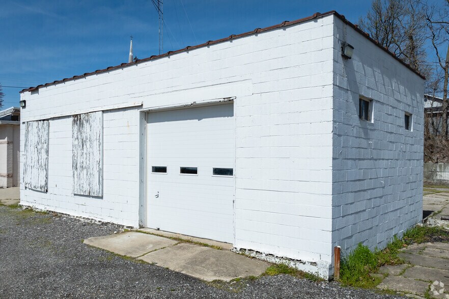 More Photos Of 310 E Riverview Ave, Napoleon Warehouse For Sale