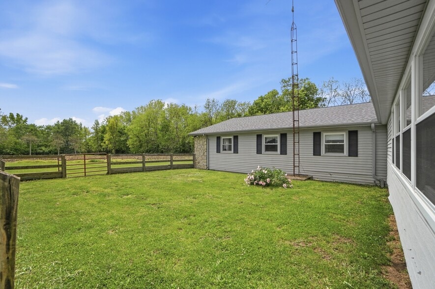 More Photos Of 2996 Millville Shandon Rd, Hamilton Specialty For Sale