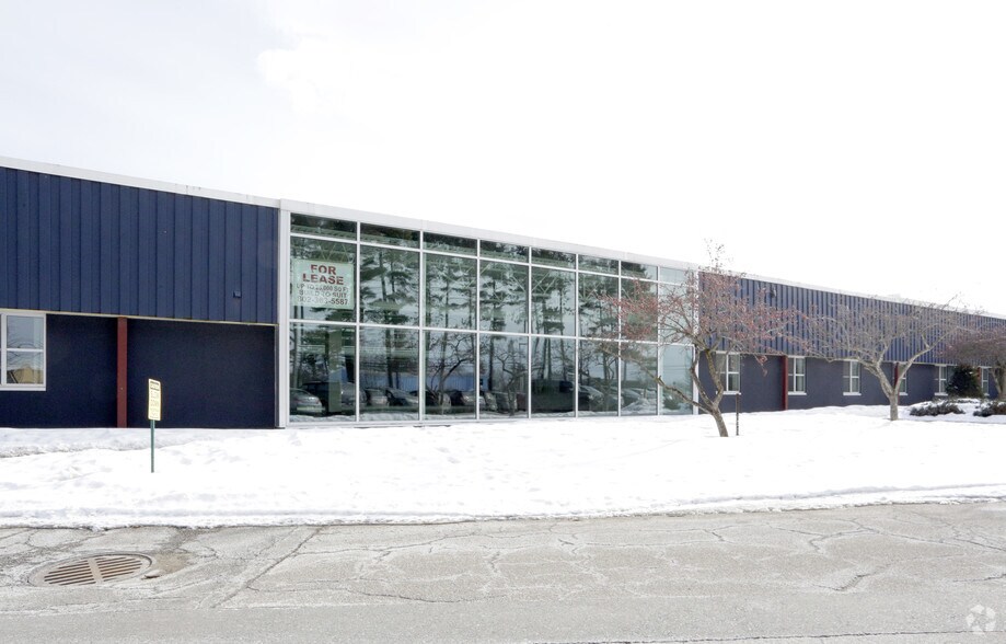 More Photos Of 426 Industrial Ave, Williston Office For Lease