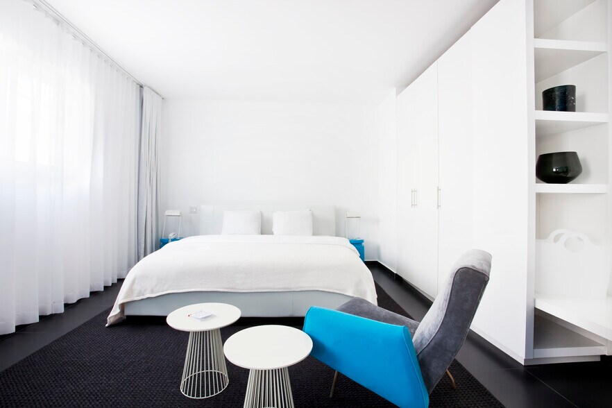 More Photos Of 205 Collins Ave, Miami Beach Hotel For Sale