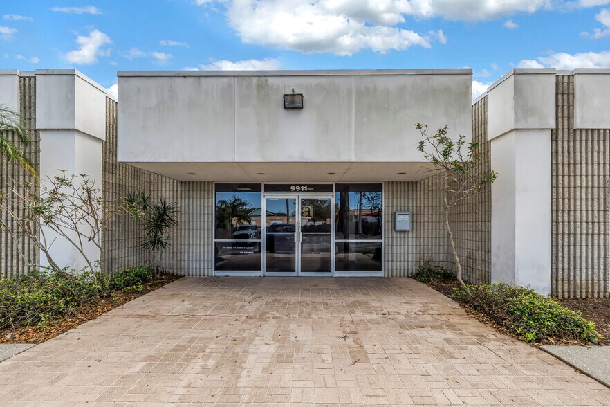 More Photos Of 9911 Seminole Blvd, Seminole Medical For Lease