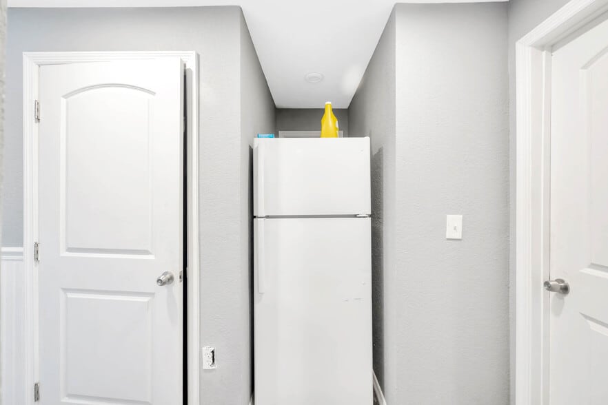 More Photos Of 1920 E Osborne Ave, Tampa Assisted Living For Sale