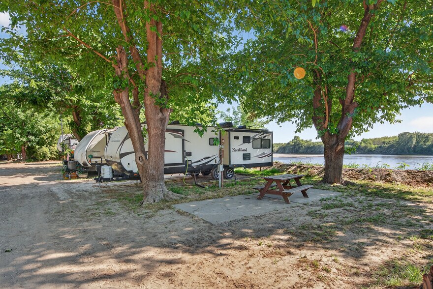 More Photos Of 25433 South Ave, Corning Manufactured Housing Mobile Home Park For Sale
