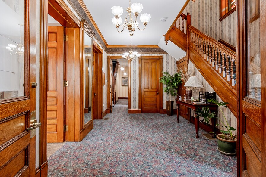 More Photos Of 25 Harvard St, Worcester Office For Lease