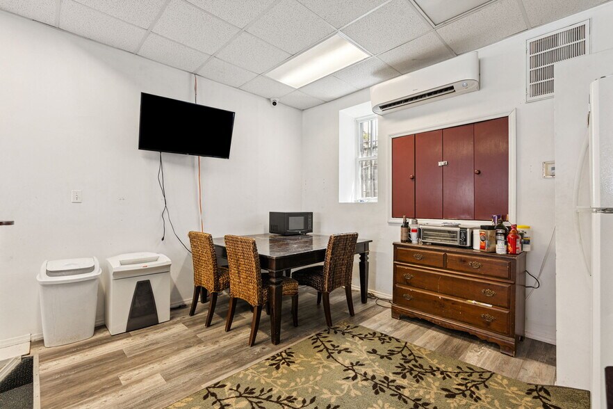 More Photos Of , Staten Island Unknown For Sale