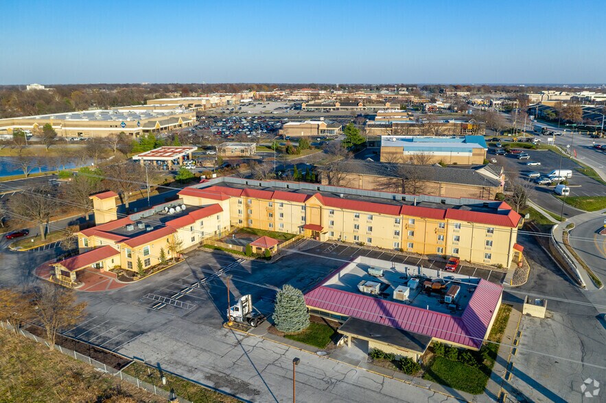 More Photos Of 9461 Lenexa Dr, Lenexa Hotel For Sale