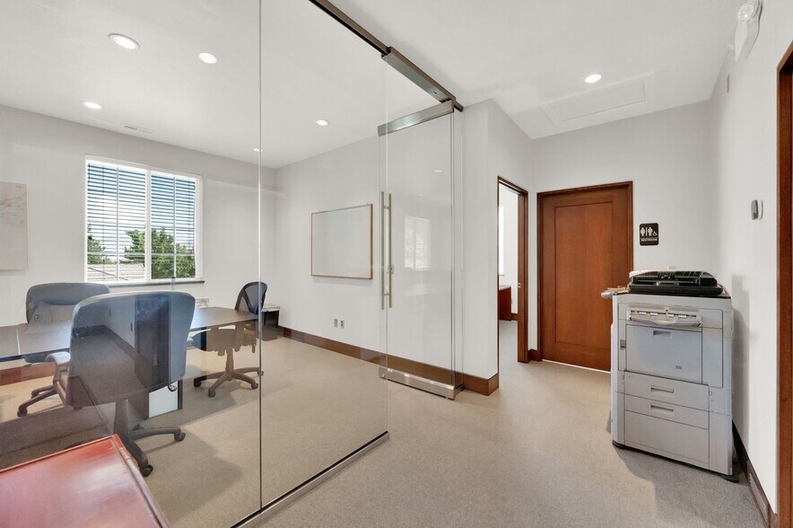 More Photos Of 1098-1100 E South Union Ave, Midvale Office For Sale